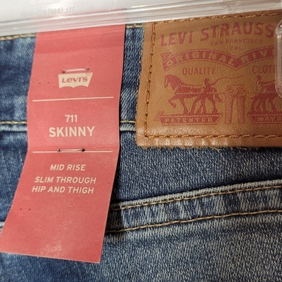 Levi's Women's 711 Mid Rise Faded Distressed Skinny Jeans - Size 25 x 30 - Picture 5 of 8